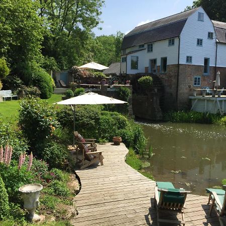 Castle Mill Bed And Breakfast Доркинг Экстерьер фото